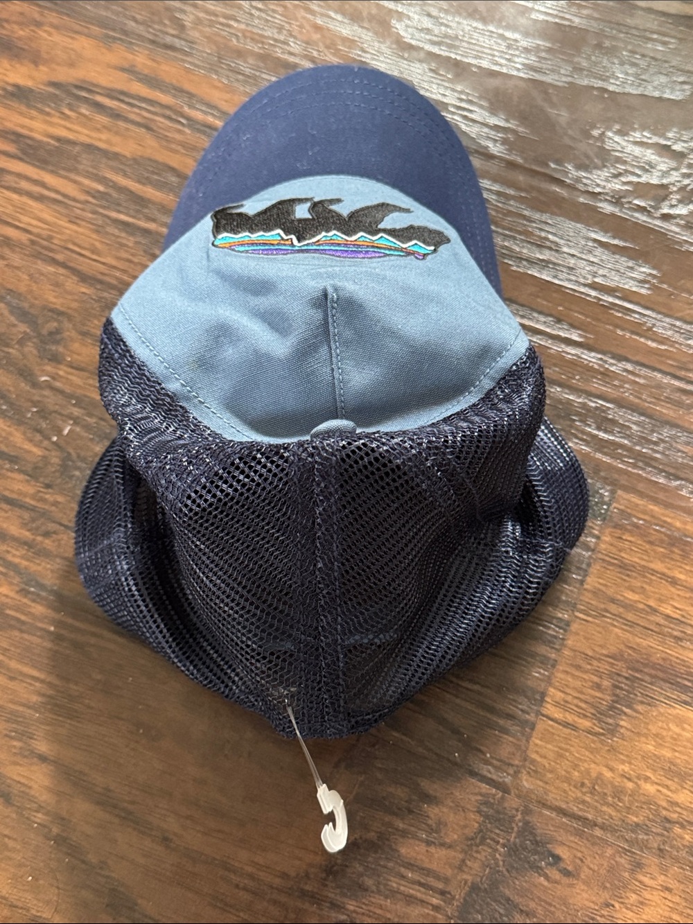 Patagonia Two-Tone Bear Patch Mesh Trucker Hat - Light Blue & Navy - Picture 6 of 7